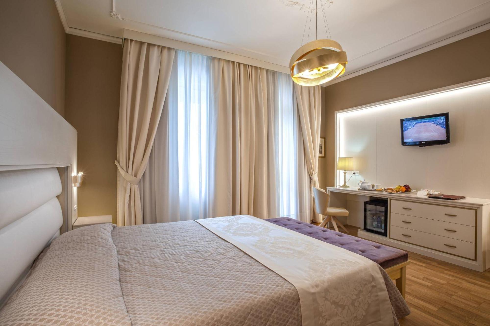 Superior Double or Twin Room,695669928:JPEG