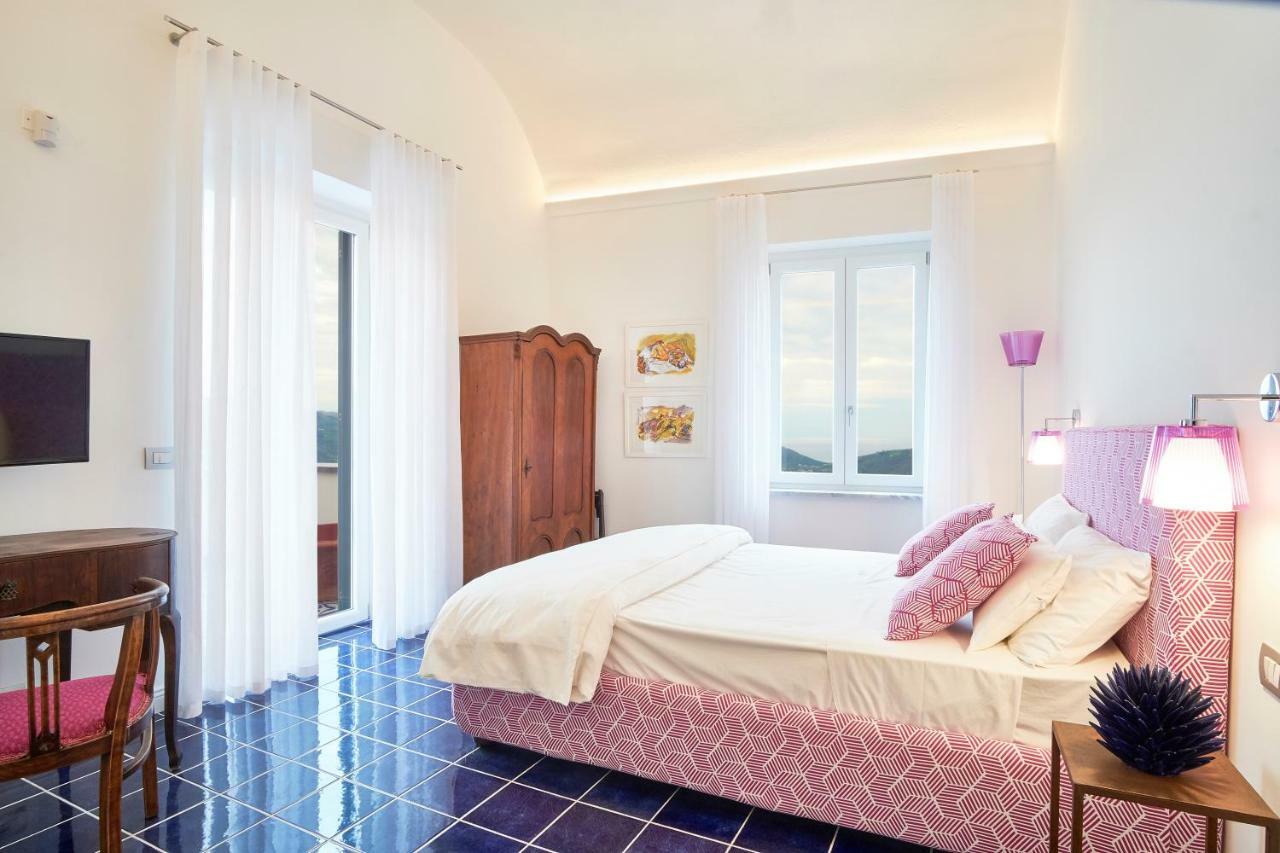 Deluxe Double Room Balcony,899927191:JPEG