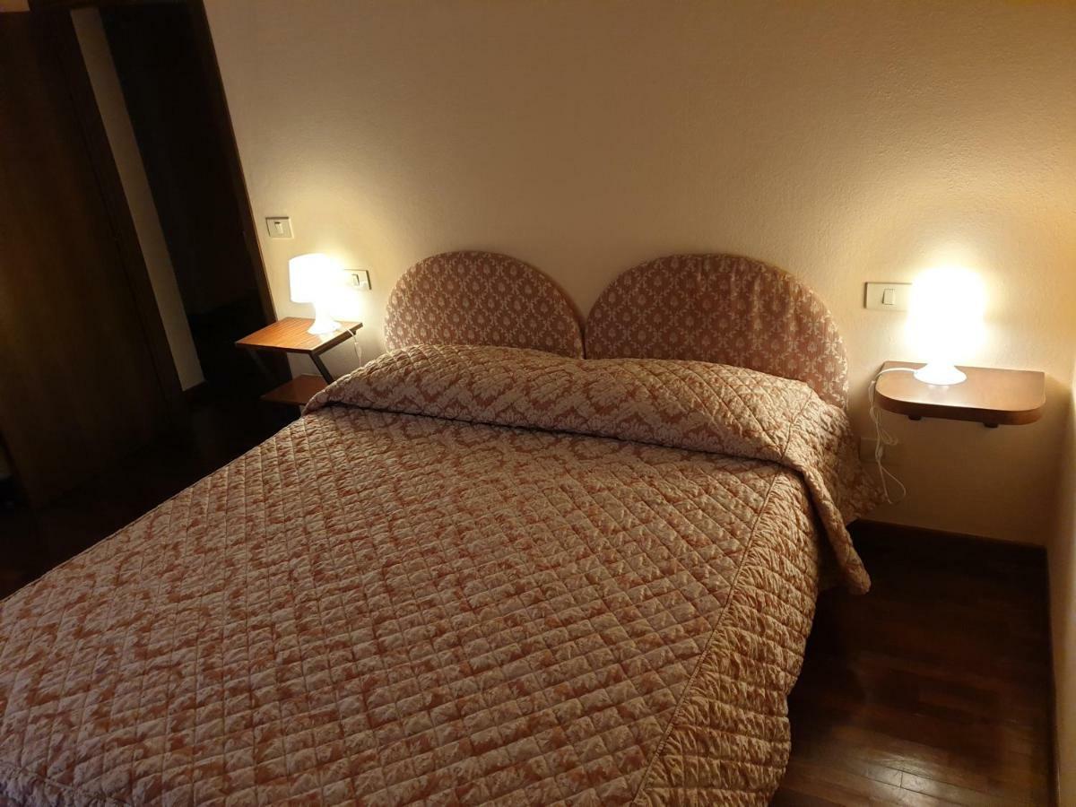 Family Room,879255860:JPEG