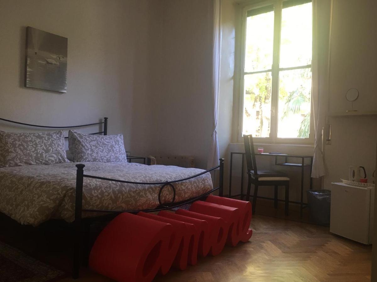 Camera Matrimoniale/Doppia con Letti Singoli con Bagno Privato Esterno
