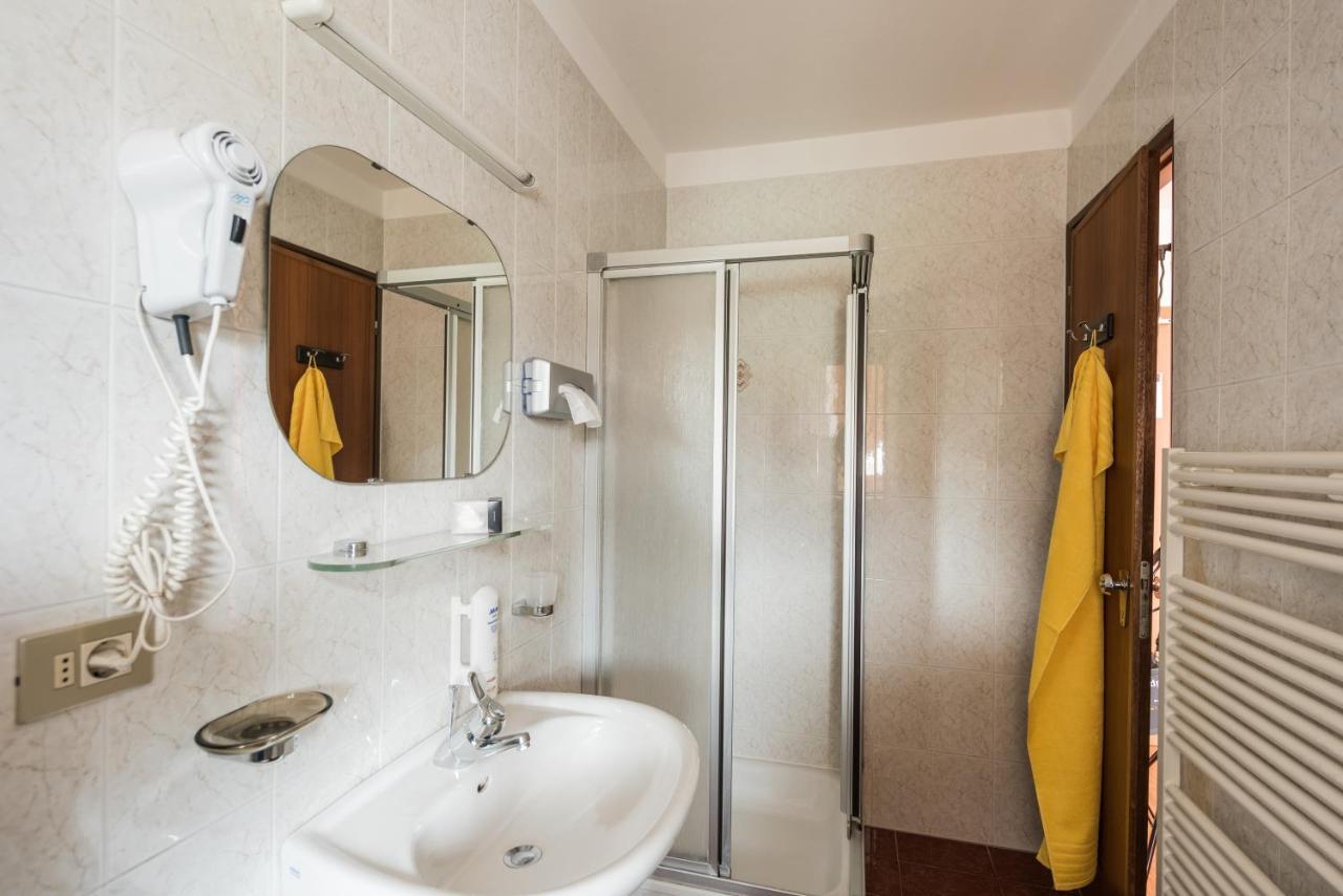 Single Room,990807841:JPEG
