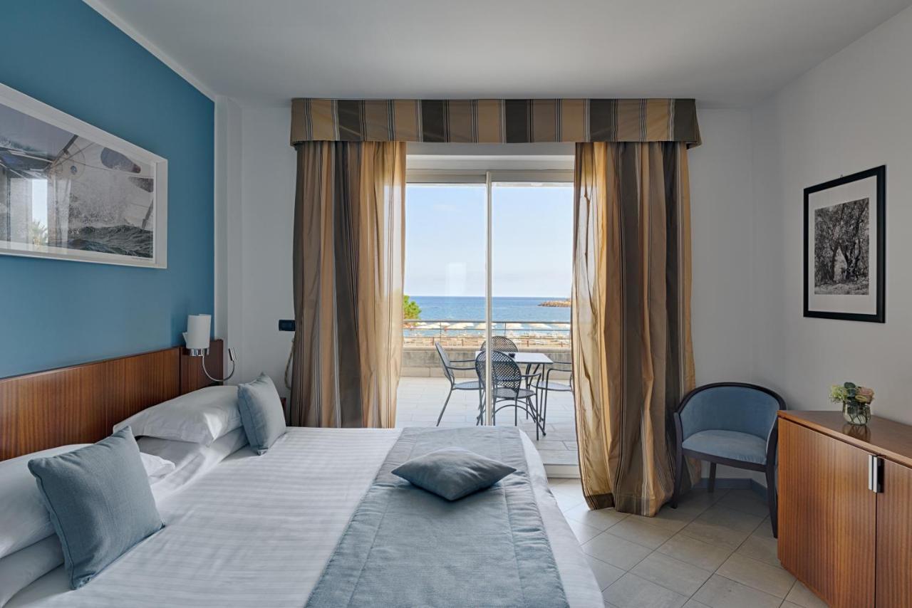 Suite with Sea View,991127209:JPEG
