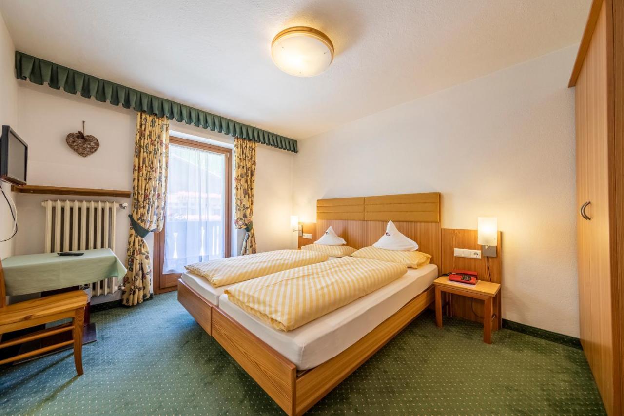 Standard Double or Twin Room,999150396:JPEG