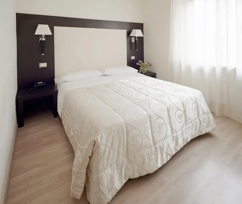 Hotel Aurora-1