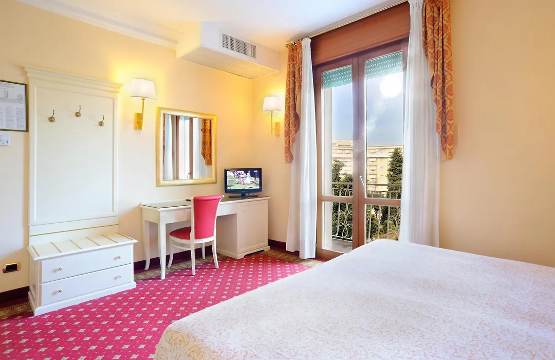 Palace Hotel Meggiorato-1
