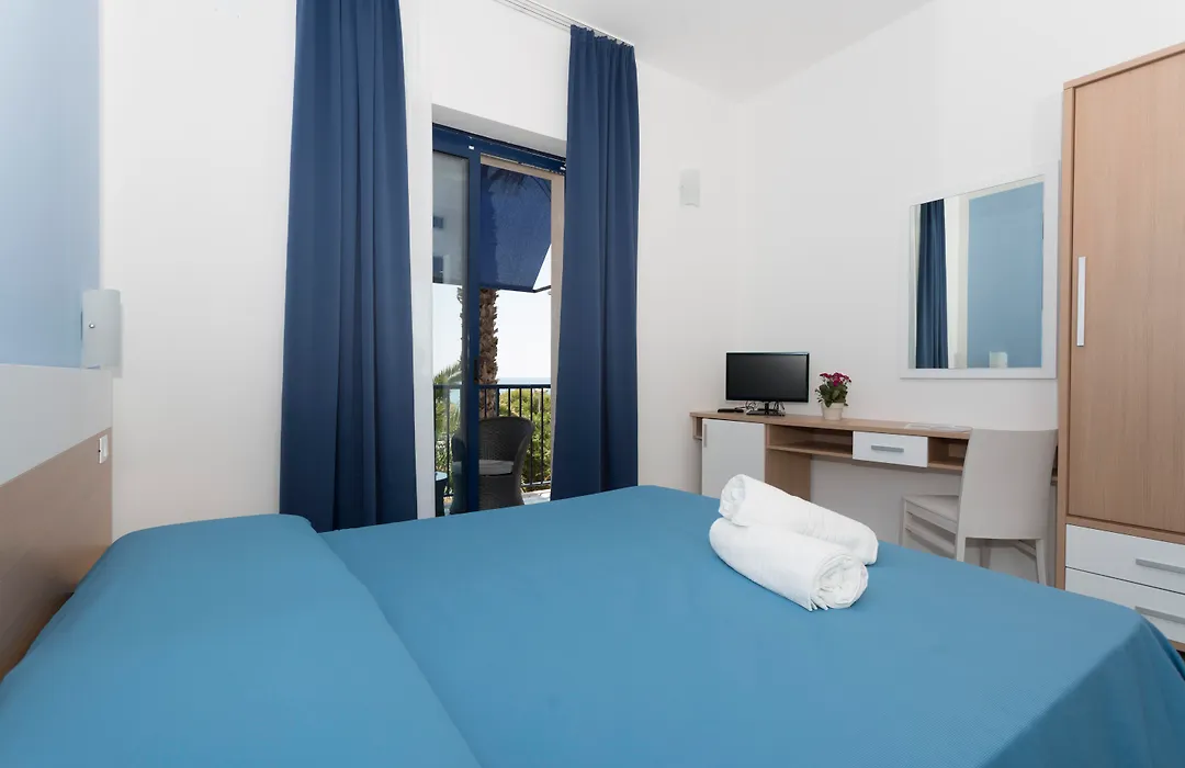 Ticho'S Greenblu Hotel-1