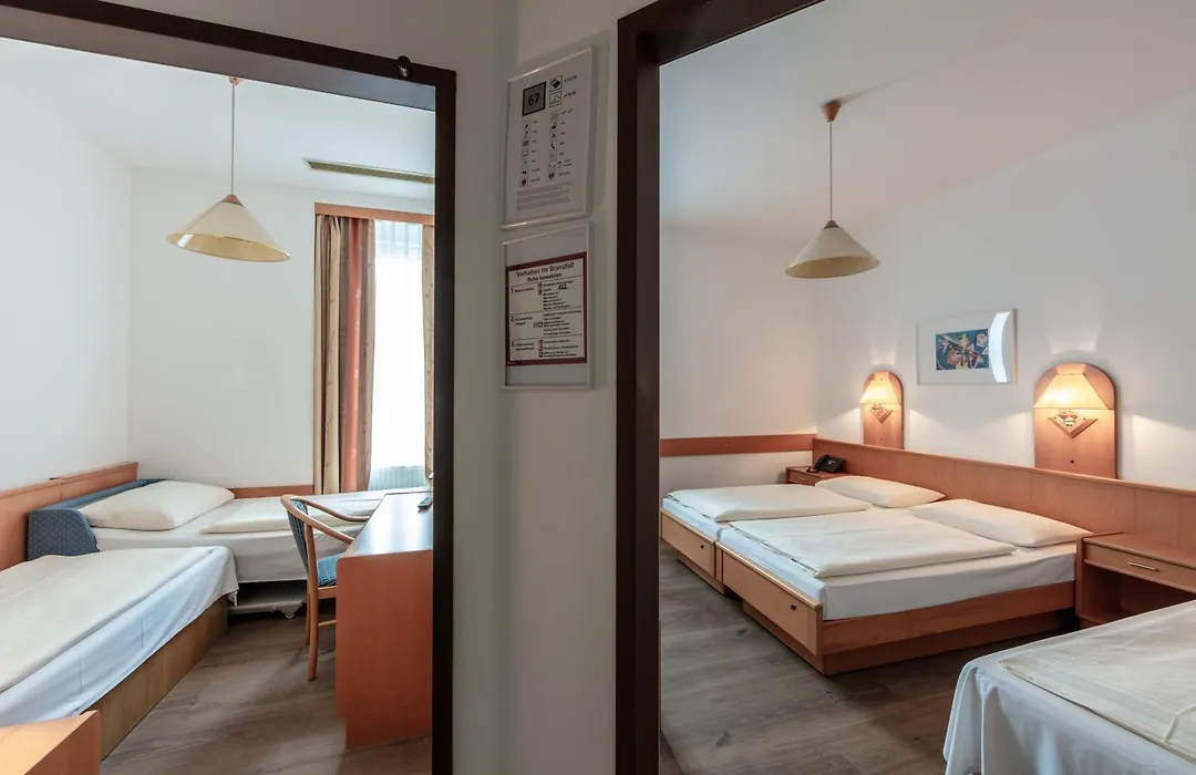 Hotel Admiral-1