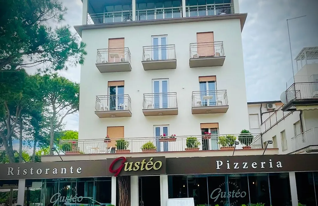 Hotel Cristina-1
