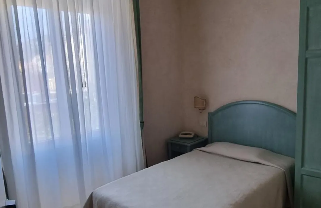 Hotel Riviera 3 Stelle con piscina estiva gratuita e garage a pagamento-1
