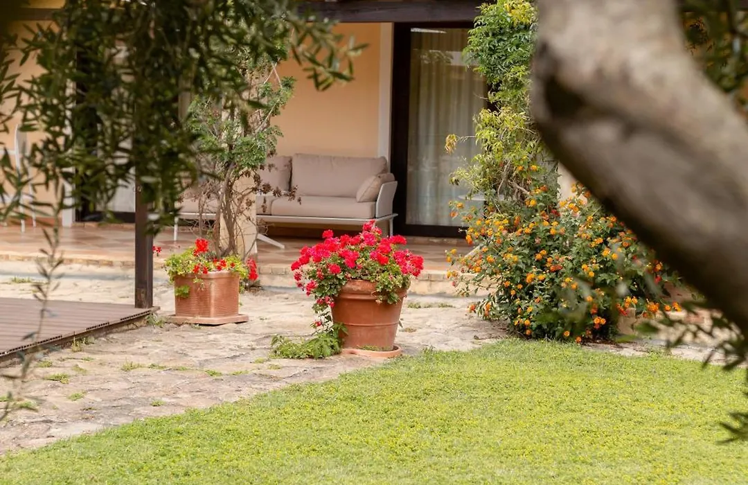 Porto Giunco Residence-1