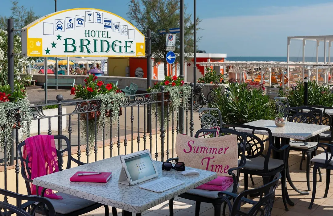 Hotel Bridge-1