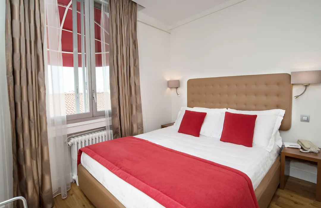 Hotel De France-1