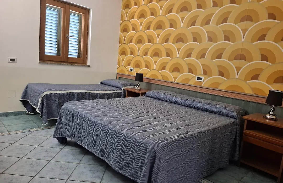 Hotel Lo Smeraldo - Oasi degli Olivi-1