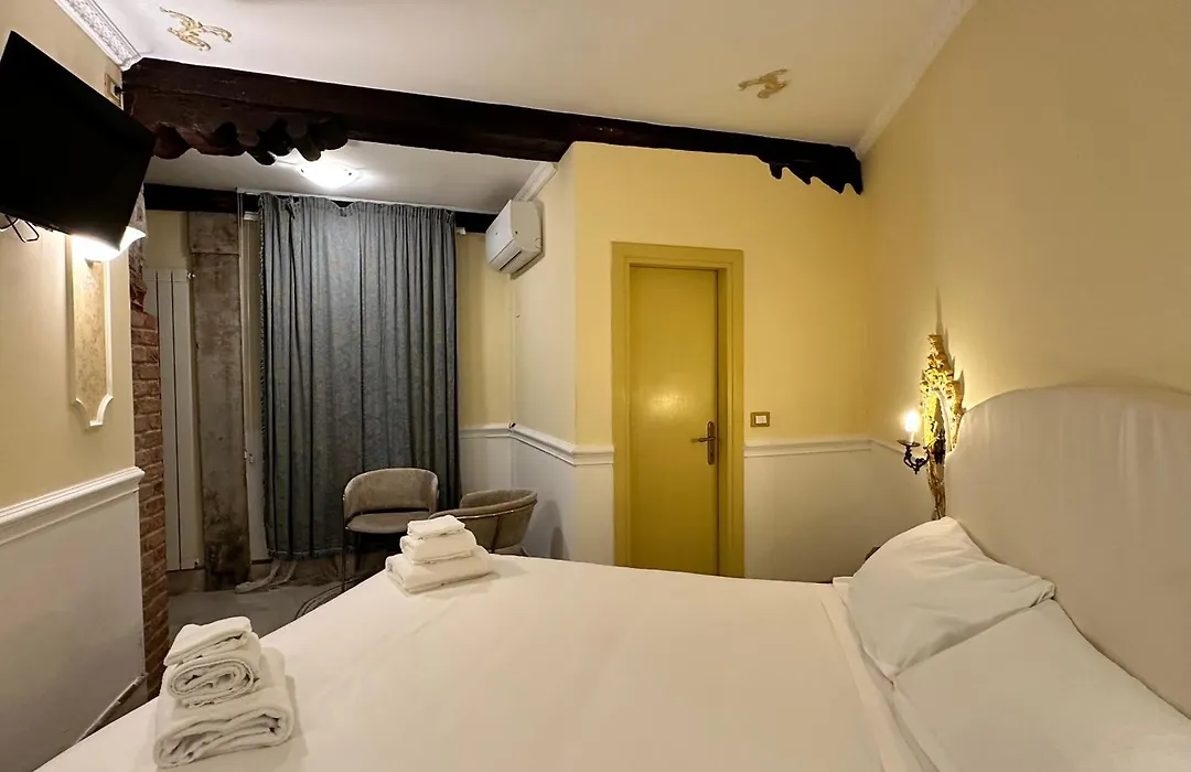 Casa Alla Fenice-1