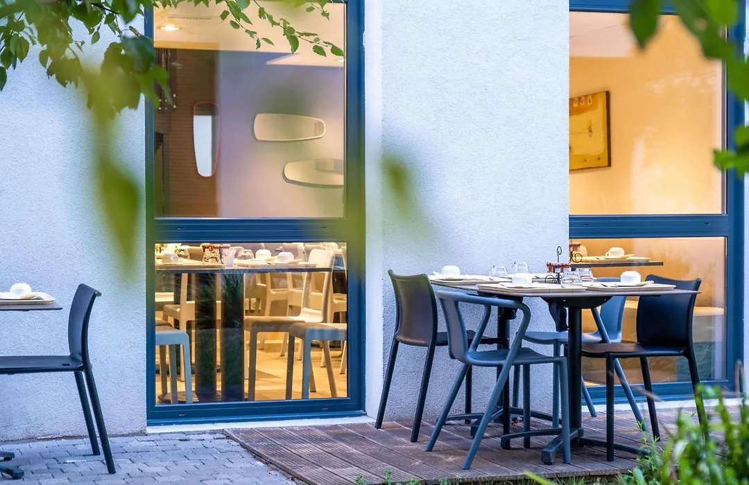 Aparthotel Adagio Lyon Patio Confluence-1