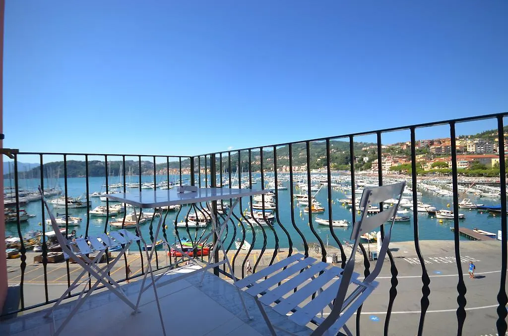 Al Molo Sea View Rooms-1