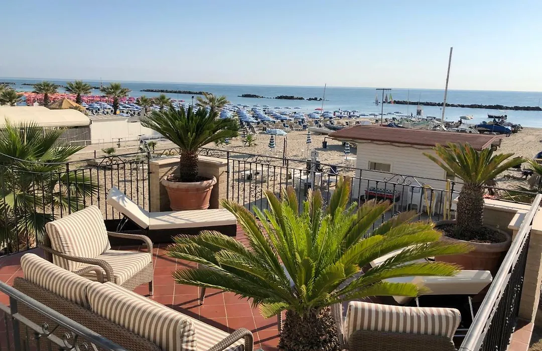 B&B La Casa Sulla Spiaggia-1