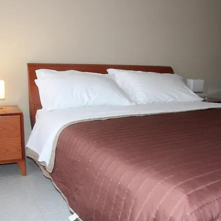 Ari B&B-3