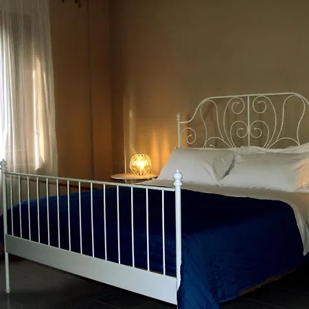 Ari B&B-2