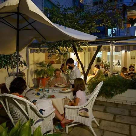 Hotel Ausonia-2