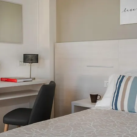 Club Hotel-3