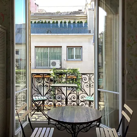 Bed&Breakfast Paris Quartier Champs-Élysées-3