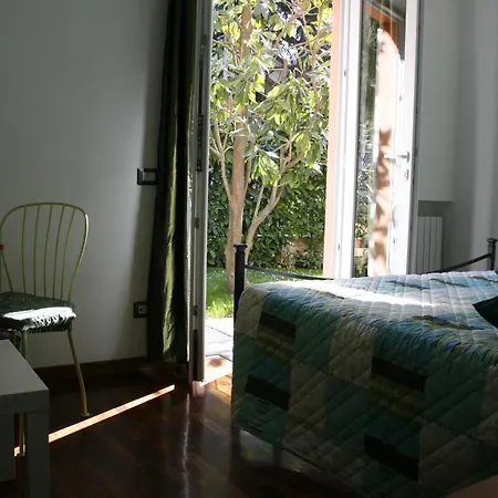 A Due Passi Dal Mare B&B-2