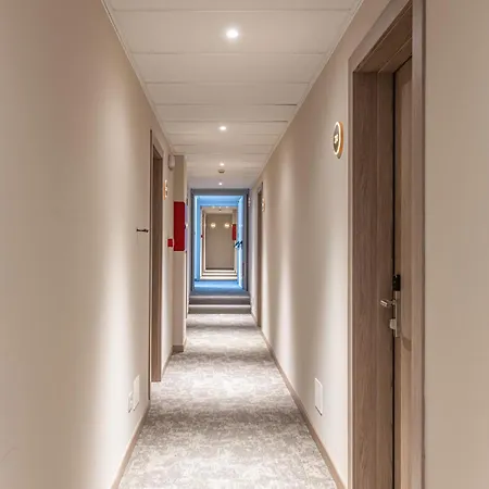 Hotel Diana-2
