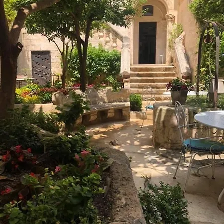 Il Giardino Della Regina-2