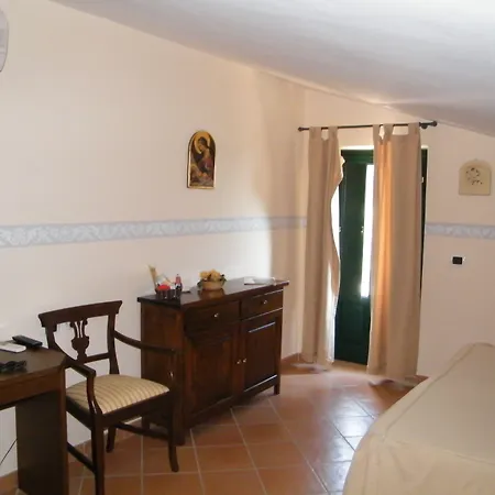 Hotel Villa Delle Meraviglie-3