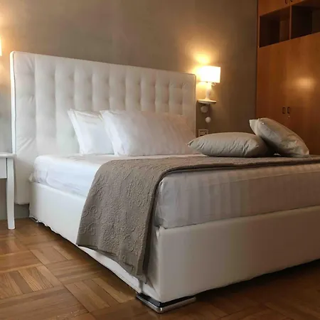 Ginevra Rooms-2