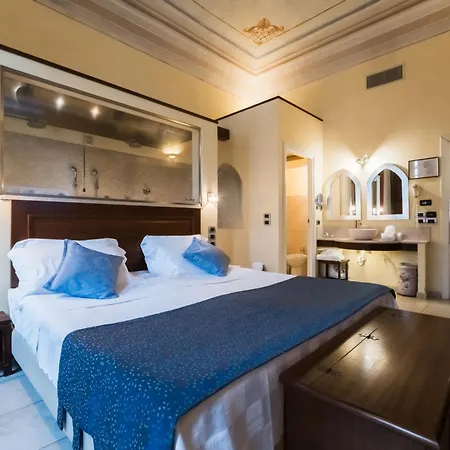 Vogue Hotel Arezzo-3