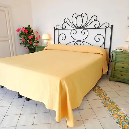 Hotel La Casa sul Mare-3