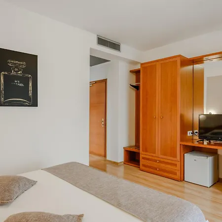 Hotel Nuova Barcaccia-2
