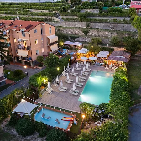 Residence Holidays-3