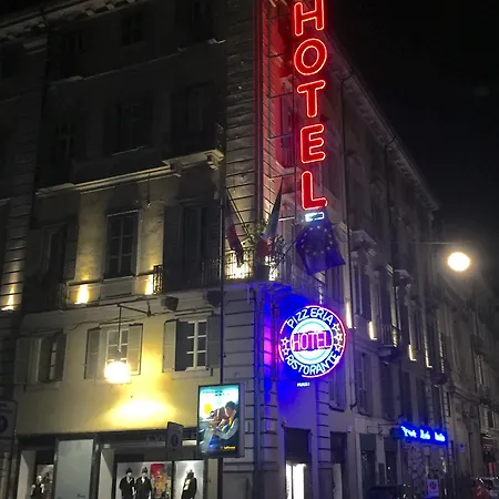 Le Petit Hotel-3