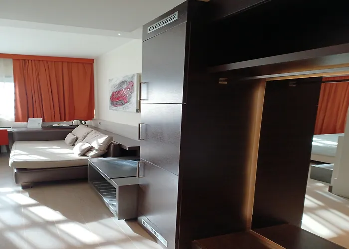 Hotel Rmh Modena Des Arts