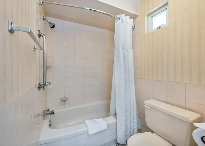 Econo Lodge Inn&Suites