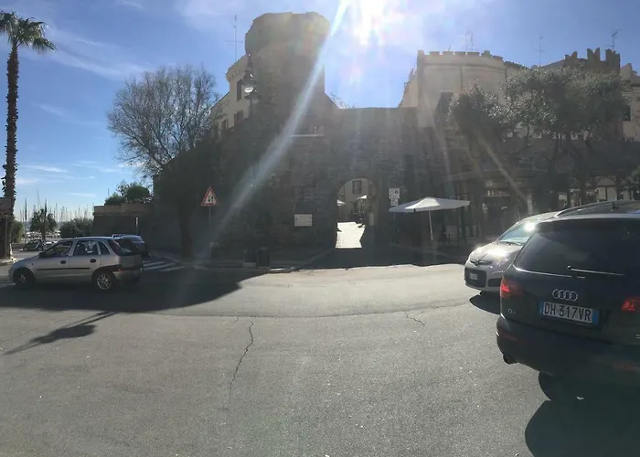 Casetta del borghetto -Nel cuore del Borghetto Nettuno
